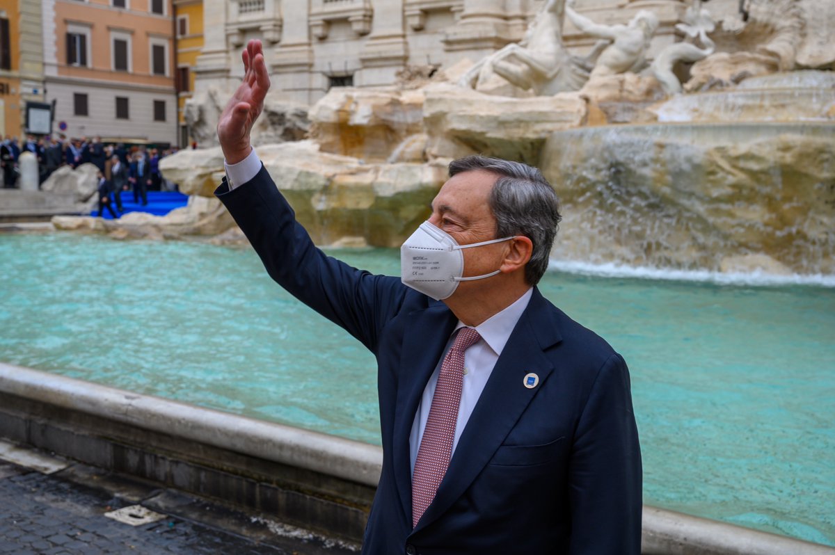 Palazzo_Chigi's tweet photo. Photos of the leaders of the #G20RomeSummit at the wonderful #FontanadiTrevi. The beauties of Rome envelop the #G20Italy https://t.co/bknPSy4wq8