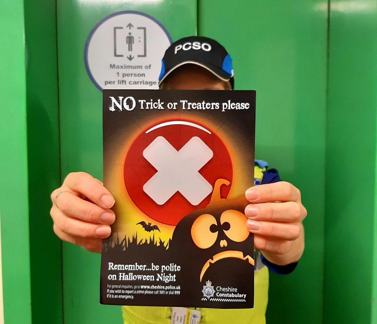 CreweEastPol's tweet photo. Not everybody wants Trick Or Treaters.

Please do not continue to knock if somebody does not answer.

Houses that welcome Trick Or Treaters may have a pumpkin outside or decorations. Please be respectful. 

#creweeastpolice https://t.co/6k1vyjWq2u