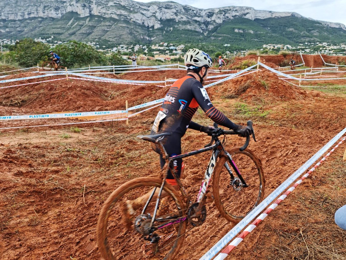 sltsport's tweet photo. 𝐁
𝐀
𝐑
𝐑
𝐎.

#CX #CXDenia #ChallengeCVCX21 https://t.co/On9OyhwO46