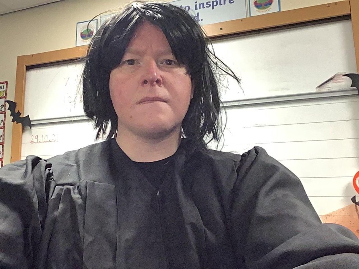 SeanPeffs's tweet photo. “Always.”

Happy Halloween, muggles.

Hopefully not too accurate as a representation of my actual teaching style, but it did make for a nice last-minute costume to throw together on Friday - thanks for saving my skin, @jk_rowling 😂😂 https://t.co/cipRmwdUiF