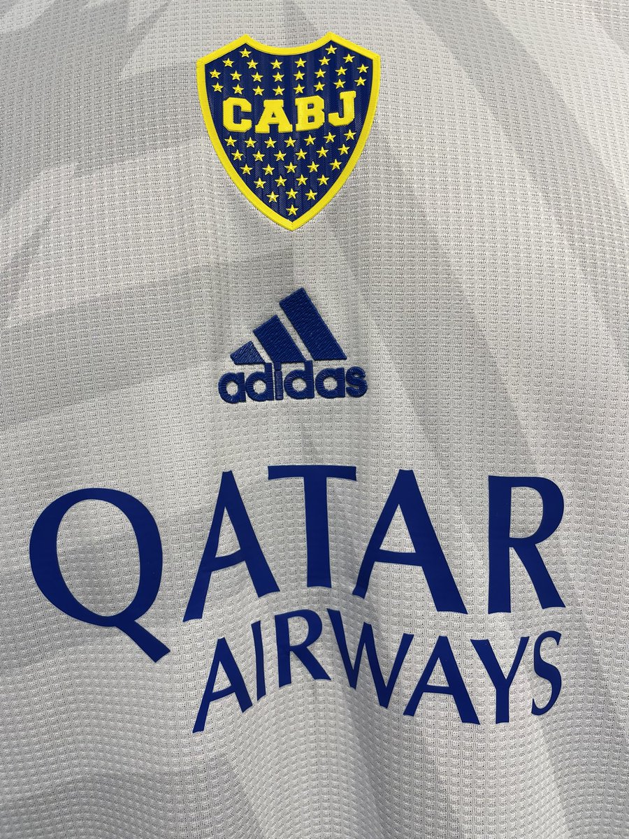 🔟% de réduction pendant 24h pour ce week-end en mémoire du D🔟S! Noël 🎅 approche, faites-vous plaisir! lacamiseta.store/discount/DIEGO MAILLOTS ORIGINAUX directement d’🇦🇷