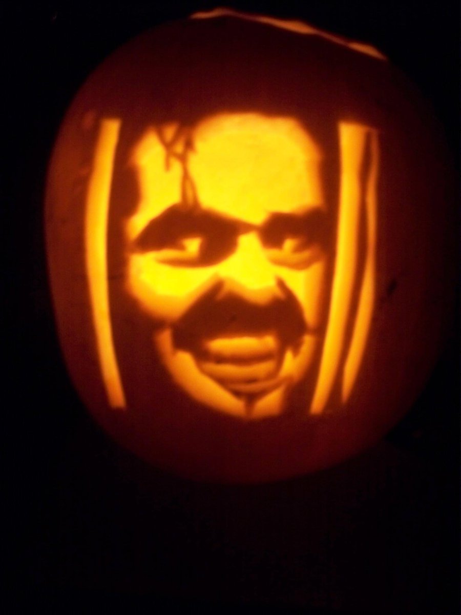 ikeg97's tweet photo. Me dads pumpkin is undefeated https://t.co/b5t91J4fwe