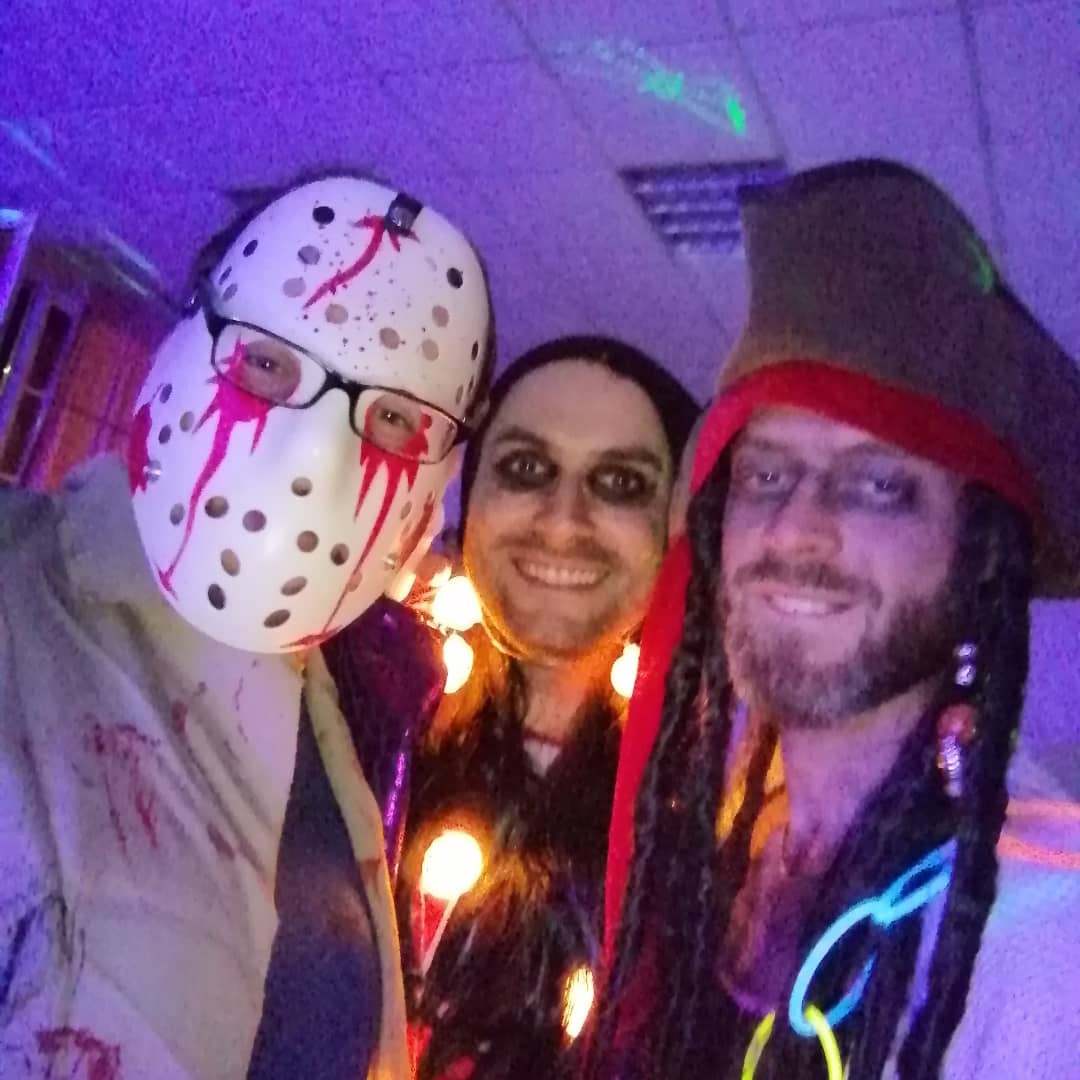 LTDDimanche's tweet photo. Aie la soirée #halloween2021 en Crack Sparrow hier 😂

Je vous sors un stream lundi (demain) les bro https://t.co/d9UdbWXxcZ