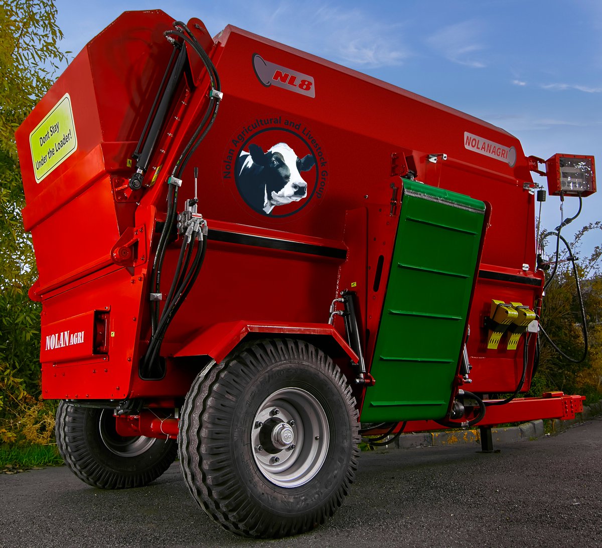NolanTrading's tweet photo. Back loader Bucket in Fee#feeder-mixer
-Facilitates feed loading and weighing.
-With loading capacity up to 200 Kg.
-Ability to weigh feed.
-Equipped with 2pistons &amp; controlled by the hydraulic system.
Whats App:00989129238291-00989909543007
#livestock #agriculture  #feedermixer https://t.co/msOZ9zcW3h