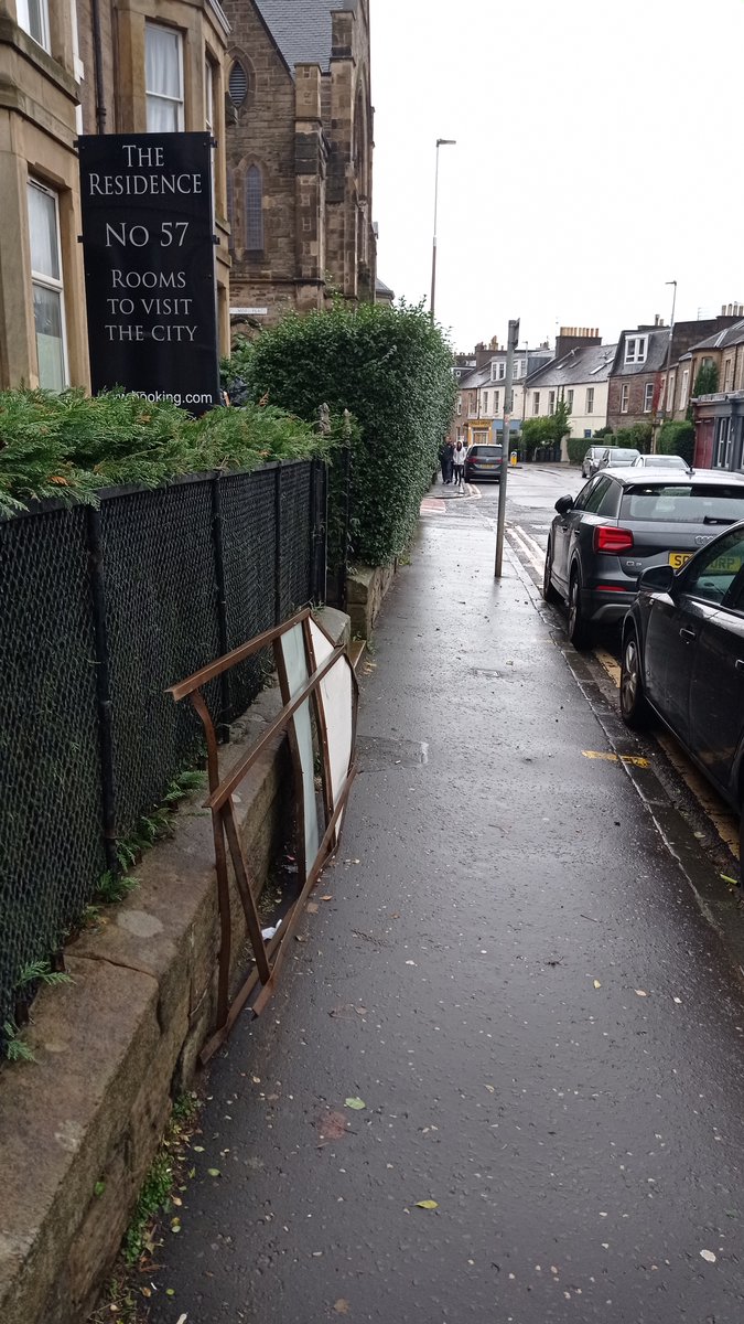 dvrh9's tweet photo. These signs need to go! Can you imagine how hazardous they are to people who can’t see?!(@edinhelp: 57 Gilmore Place and junction Gillespie St).
This kind of thing has to stop if Edinburgh’s commitment to the #PavementPledge means anything more than #BlahBlahBlah! https://t.co/0tPW8Oyc6t
