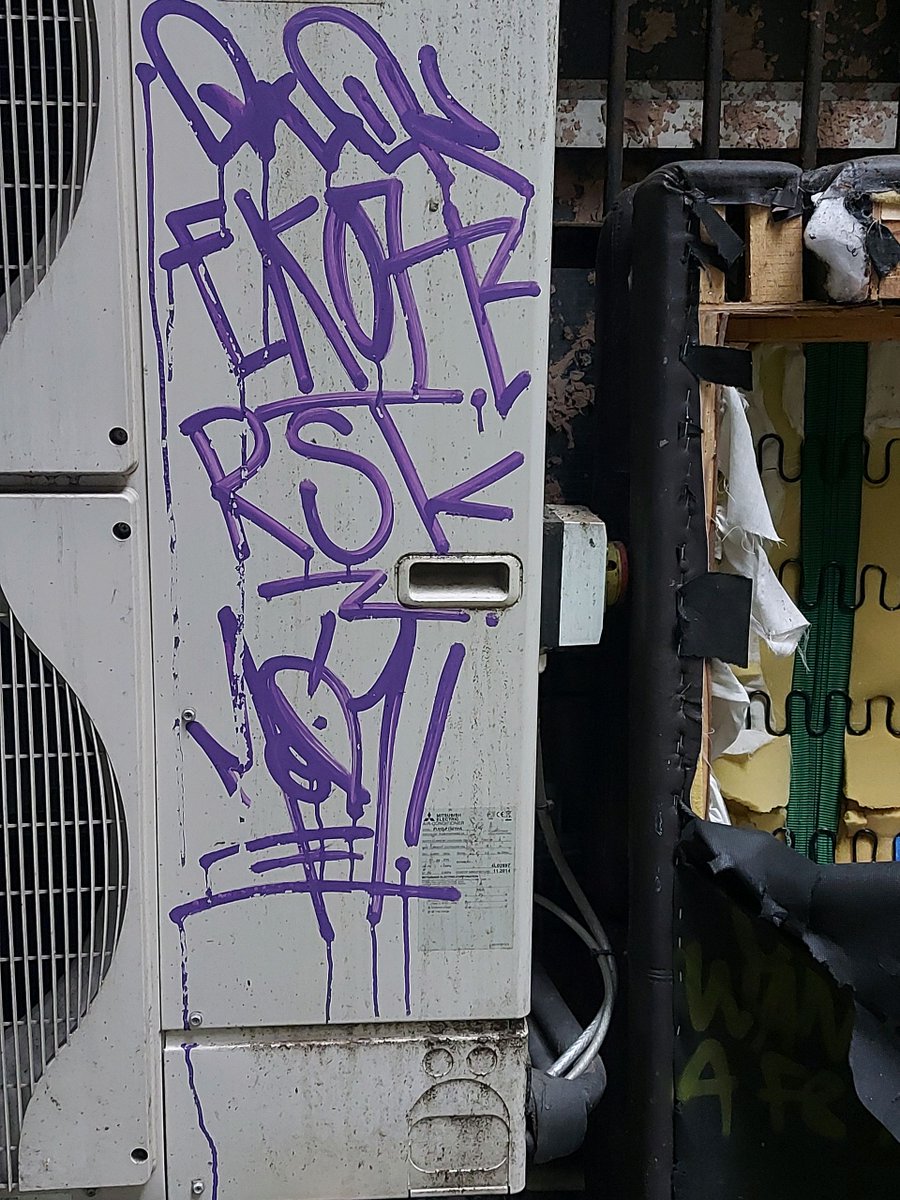 _blokone_'s tweet photo. Keep the good people close even in the most dodgy of places...

#tags #ink #urbanart #handstyle #spraypaint #graff #graffiti #nyfatcap #artist #nft #collection #mopmarker #drips #krink #marker #drip #tagging #nftcollector #tagger https://t.co/BoSb7lpXT1