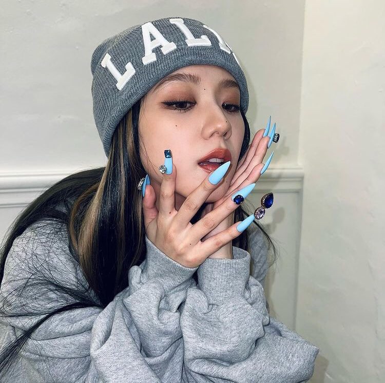 lq jisoo pics tweet media