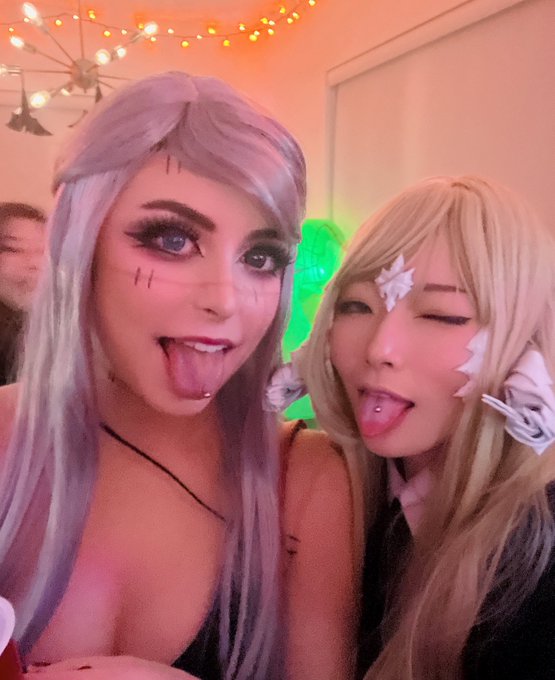 4 pic. Happy Halloween! https://t.co/mt1aXaEVaj