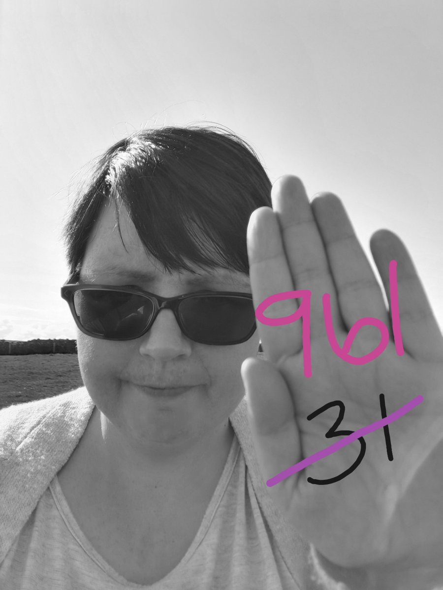 #Darkerpink 
961 lives taken!

#BCAM ends today. This October 961 lives were taken by #metastaticbreastcancer. I will continue to stand with @metupuk in raising awareness of secondary breast cancer. 31 women die every day in the UK from metastatic breast cancer.

#IStandByThe31