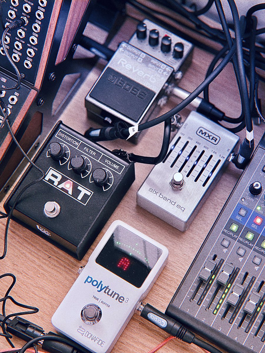 sung_music's tweet photo. New comers in the studio ! Now I can keep the Mother32 and DFAM perfectly on tune, EQ, reverb, delay and distort the shit out of it. Pedals are beautiful.
.
.
.
.
#sung #synthwave #retrowave #synths #analogue #80svibes #polytune3 #ratdistortion #mxrpedals #bossreverbrv6 #fxpedals https://t.co/FntpqxqVkB