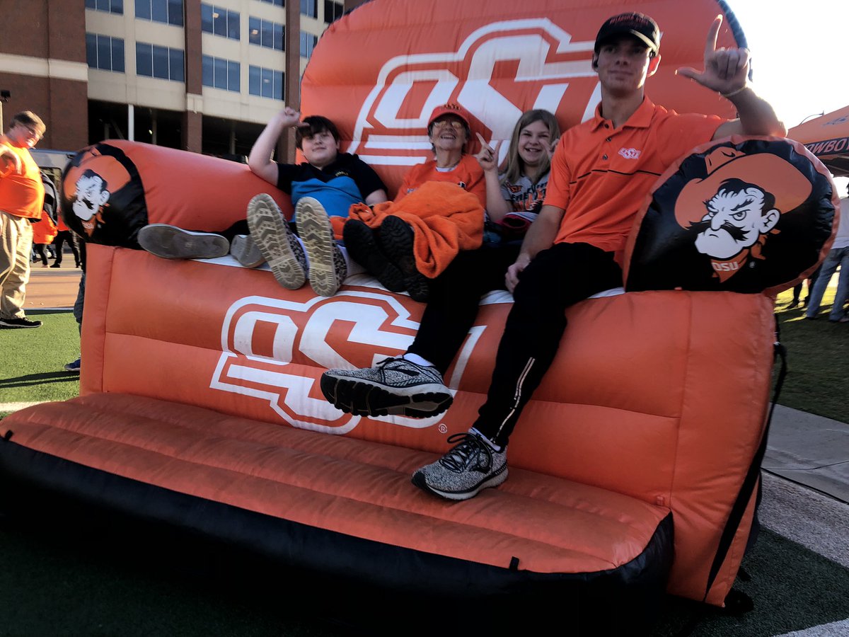 MMcGaugh14's tweet photo. #GoPokes Happy birthday to grandmom!! https://t.co/csXHbp3YDP