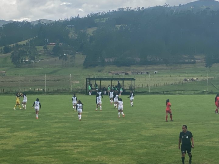 CuencaFC's tweet photo. Final en el comolejo Deportivo La Victoria 

CFC 1 vs 0 Cuenca City

Con este resultado #CFCFemenino suma 9 puntos y clasifica como Azuay 1 al zonal de #AscensoFemenino https://t.co/lfXd5Qm75N