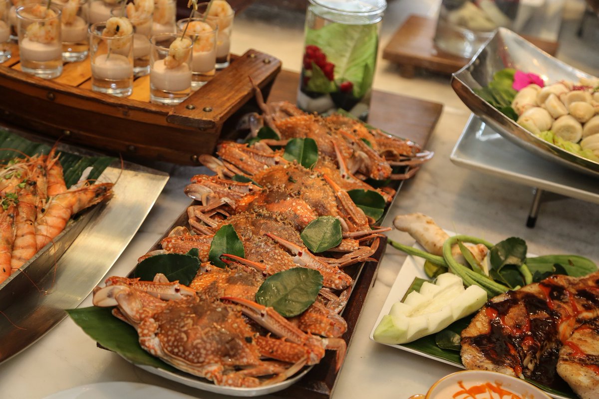 ICSEMIRAMIS's tweet image. We promise a brunch on Friday that’s full of fun, delicious food and family! 
Our culinary teams bring you an array of traditional, oriental and multi-ethnic dishes “à la minute” from sushi to tandoori and everything in between! To reserve your table call 0227988188 #ICSemiramis