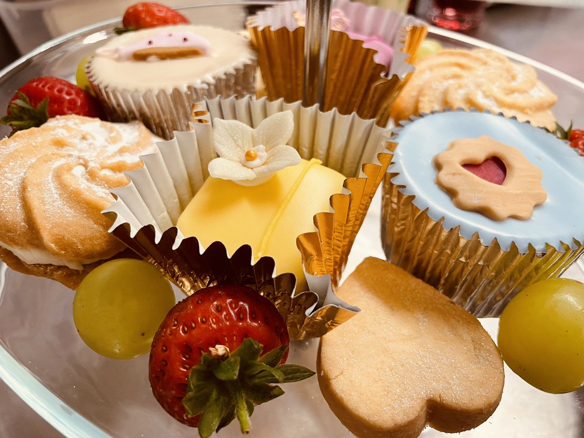 nice_pie1's tweet photo. Our Nice Afternoon Teas now with Fiona Cairns Cakes… now they’re even Nicer! #niceafternoontea #afternoontea #nicepie https://t.co/NfDMsB6ja8