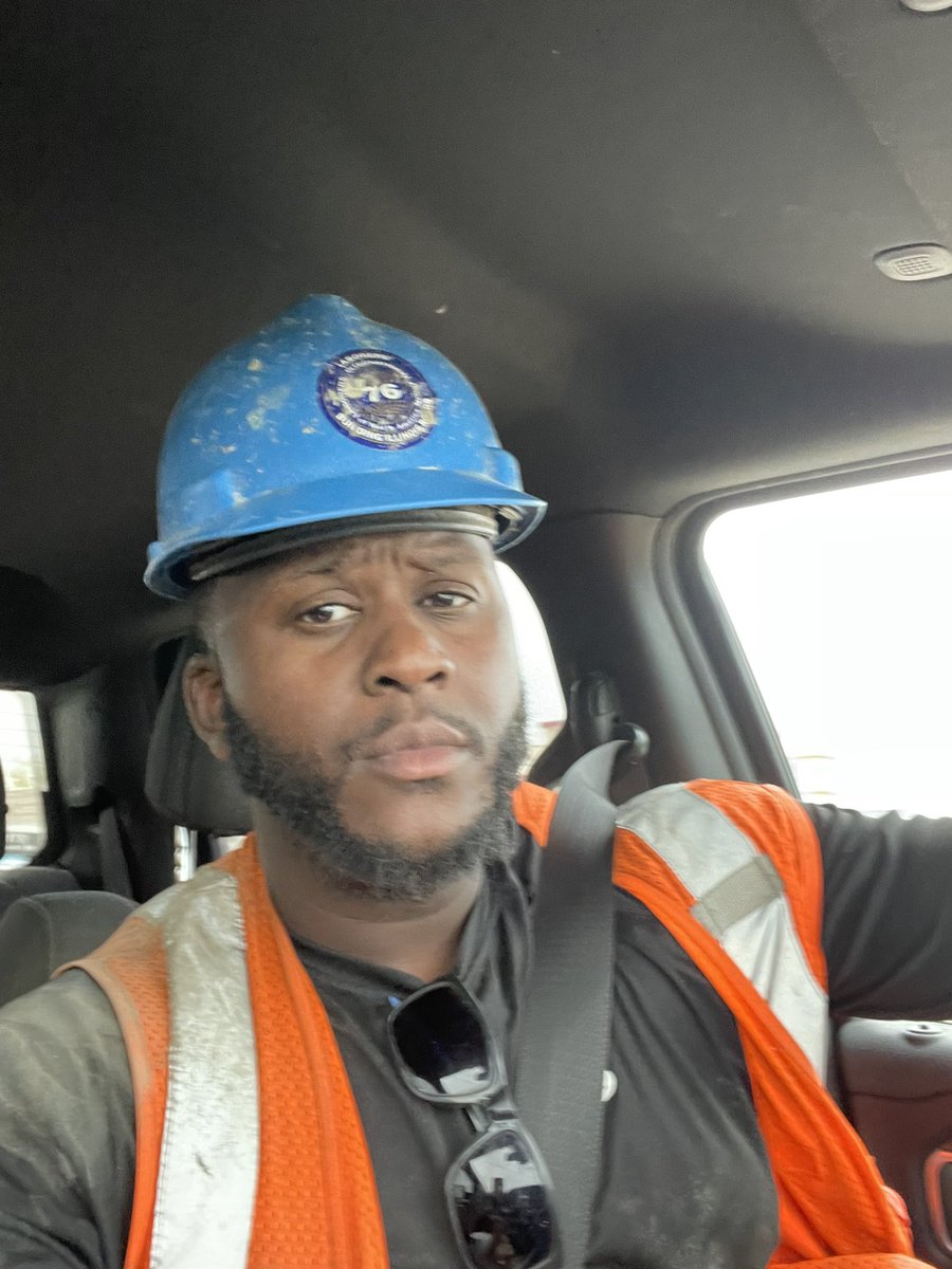 brandyse_turner's tweet photo. I used to be dusty lol still dusty but getting paid lol https://t.co/zdpvccVpeW