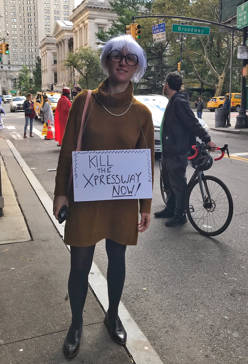 “#janejacobs” says we need a #bikenyc lane to make a #ridetowestside safe from #fixBklynBridge to @HudsonRiverPark #hudsonrivergreenway! @transalt