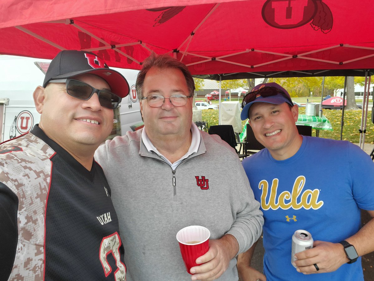 caraleones54's tweet photo. Another Great #tailgate #birthdayparty thanks everyone for the birthday/ anniversary wishes ๐โค๐..#goutes #familyon3 #Utesproud https://t.co/0s2ny8GnkW