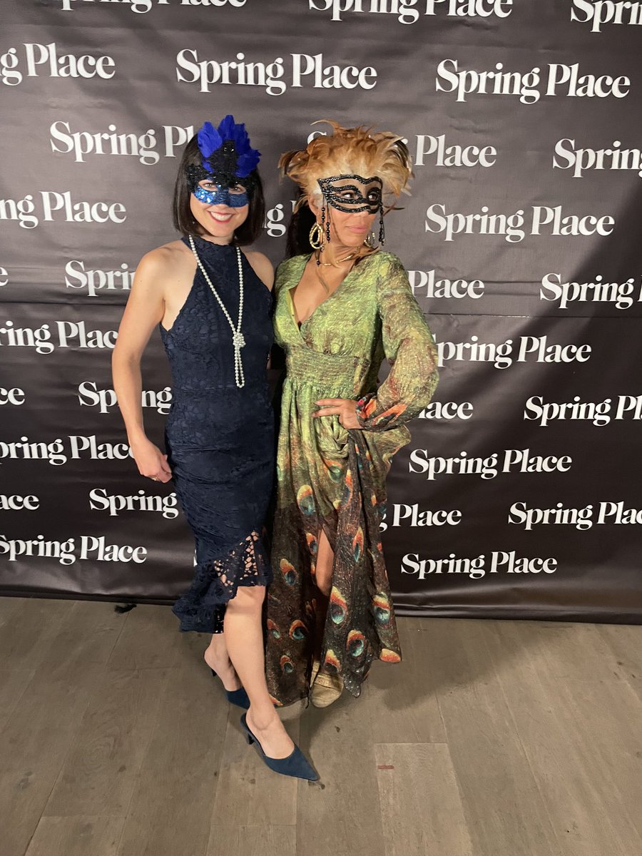 iamprincesssc's tweet photo. Happy Halloween everyone!👻🧟♀️🧛 The masquerade party 🎉 at @springplace was so much fun!💚💙💚💙
#tr1be #springplace #sierraleone #masqueradeparty #halloween #halloweencostume #princess https://t.co/4vJVmdvajL