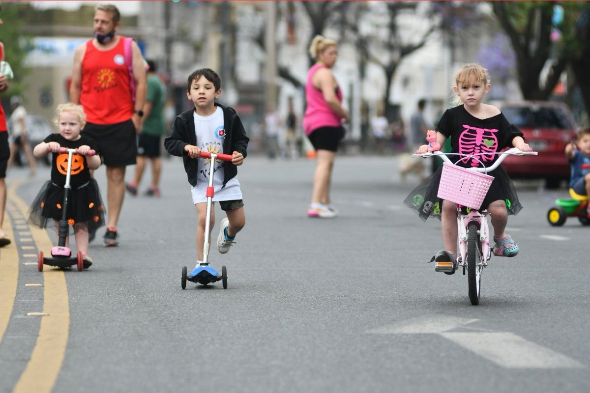 🚴 CALLE RECREATIVA SUMÓ KILÓMETROS 🚴

Con una bicicleteada por la ciudad y actividades para toda la familia, desde este domingo #CalleRecreativa amplió su recorrido de forma permanente hacia el sur, alcanzando una extensión total de 35 kilómetros!