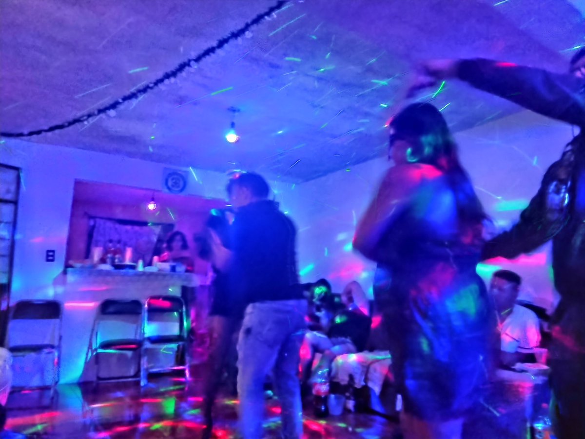 NewPornMex1's tweet photo. Muchas gracias por su hospitalidad y buen trato @Panditasw ... Estuvo muy buena la noche!! 
#ParejaArdiente #parejashot #Swingerchalco https://t.co/WxYuQLL954