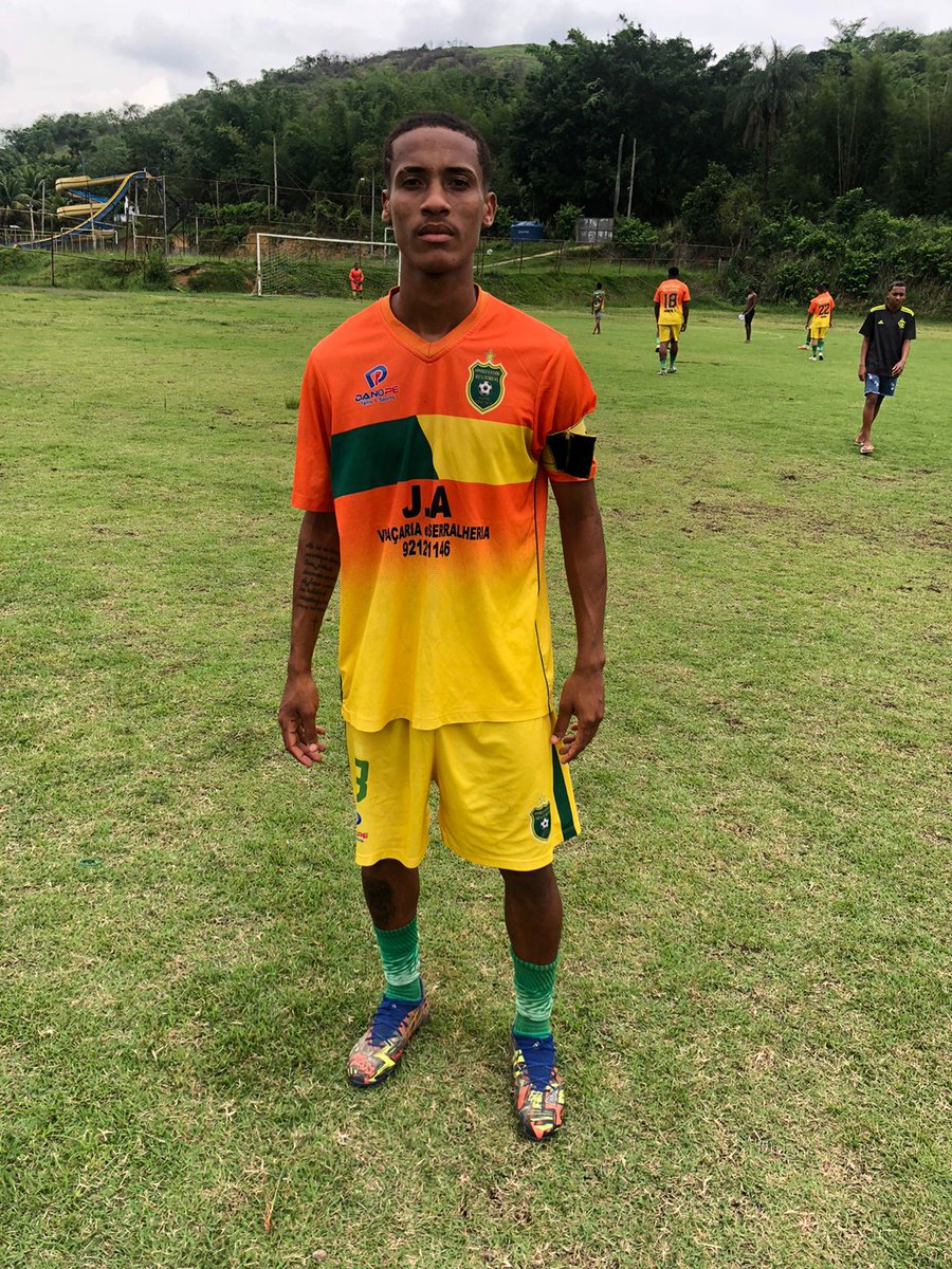 Independente das críticas a faixa continua no braço esquerdo, seguimos kkkk, que venha os críticos 💪🏽⚽