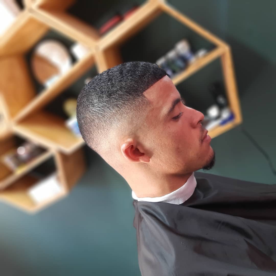 Itu_SlimFit's tweet photo. @_WiseySA Follow me on IG @omgcutz for quality Haircut https://t.co/a5Shmvg54r