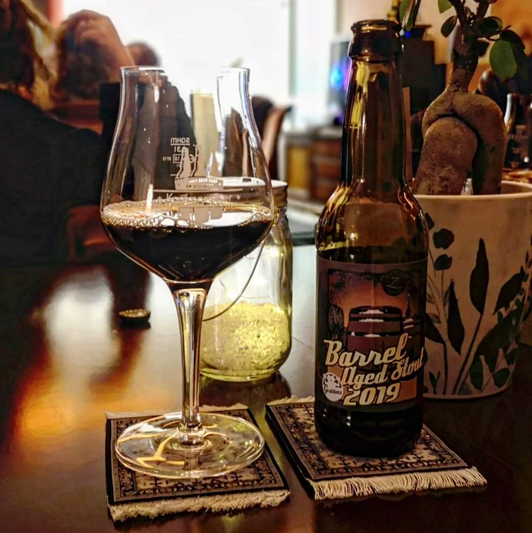 brunnenbraeu's tweet photo. Grabhers Sudwerk - Barrel Aged Stout 2019 [2019 - 2 Jahre alt] (****) 11,72%

#beerwithnoview #beeronthecarpet #beerporn

#grabhers #grabherssudwerk #barrelaged #barrelagedstout #stout https://t.co/7aLJ01enJo