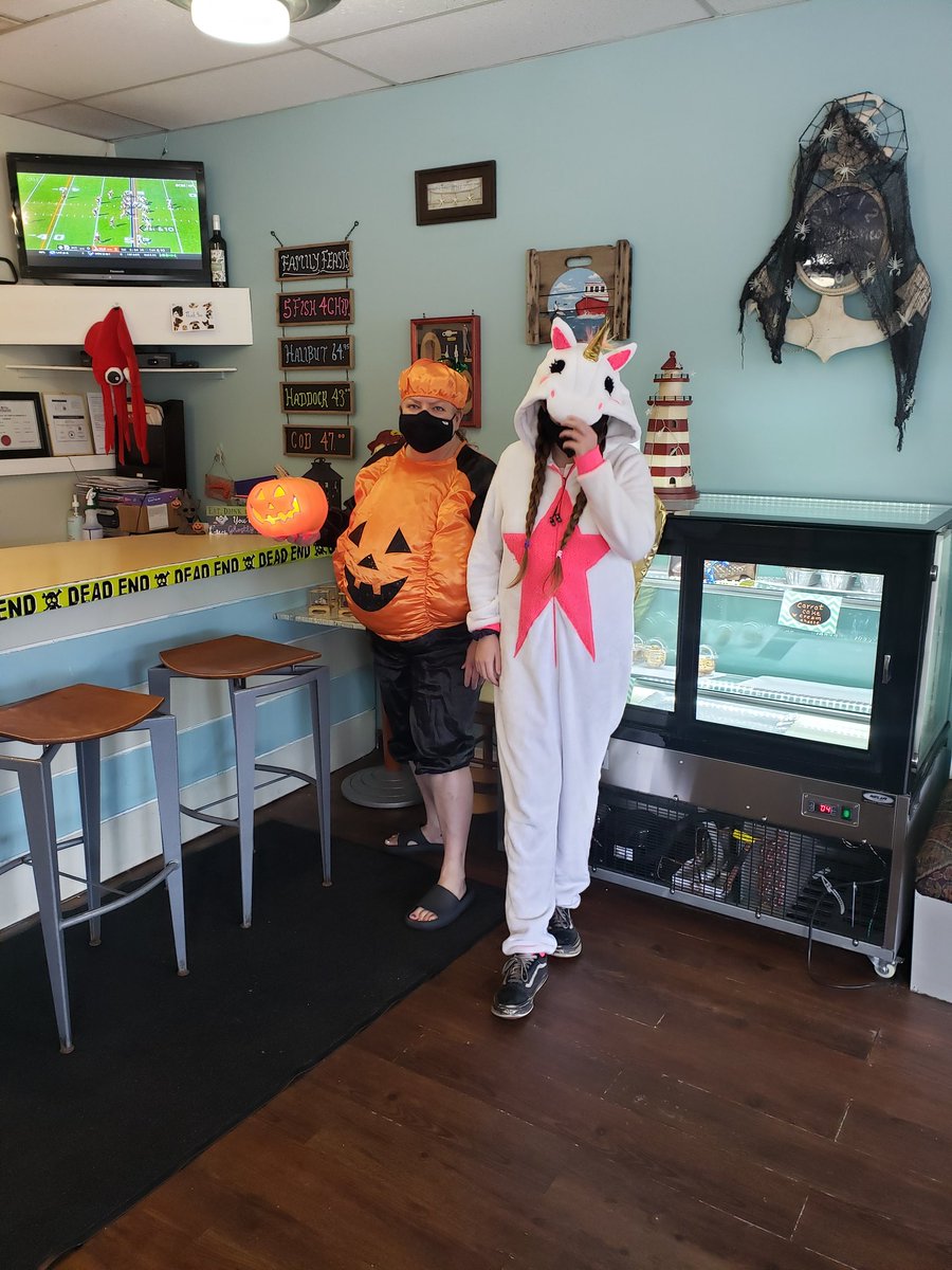 EastChips's tweet photo. HAPPY HALLOWEEN 🎃. 
Come join us today in your scary costume and receive a free small funnel of chips. https://t.co/Wm7FpzHU6C