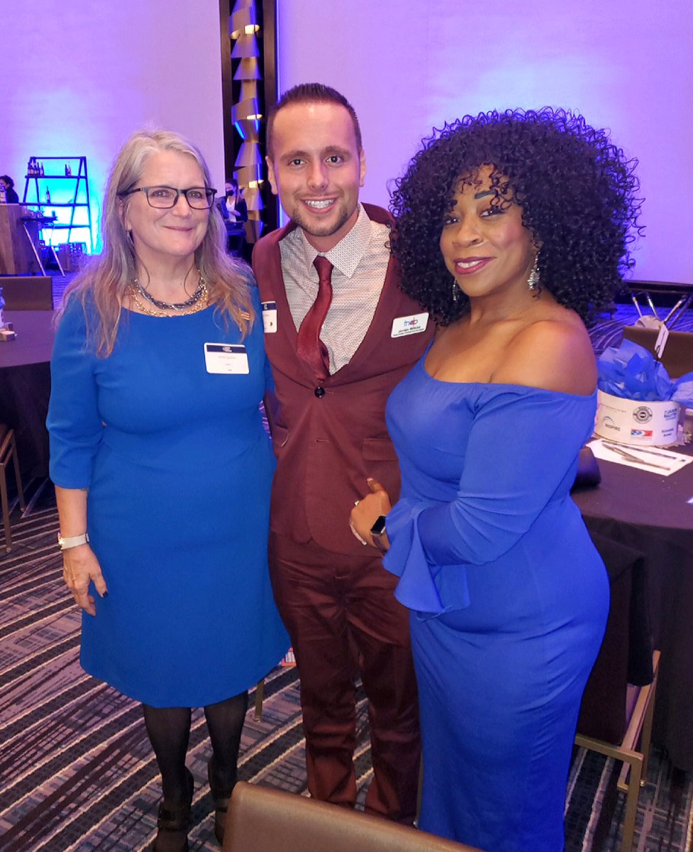 DogsofDem's tweet photo. Our beauties in blue and some guy!
Congrats @afquillen !
#ThreeStarDinner https://t.co/P4Fs4AHACS