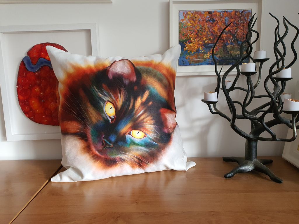 DeniseLaurent's tweet image. Beautiful soft luxury cushions, very cuddly. This one is 'Sunbathing'.
buff.ly/3nMpxhg 
#cats #catcushion #catpillow #giftideas #giftsforcatlovers