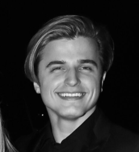 theleecrompton's tweet photo. Dear @BBC. Itโs a shameful waste of my license fee to make Nikita Kuzmin up as #Frankenstein on #StrictlyComeDancing when he already looks like a #vampire from the 80โs #lostlostboy #strictly #Halloween #halloween2021 #Strictly2021 #Strictlyresults https://t.co/9KWBPiSp2q
