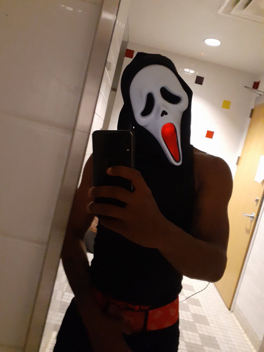 TylikLockett's tweet photo. @NunziatoLindi Damn... Sexy ghostface! https://t.co/IhdA0jD8qw
