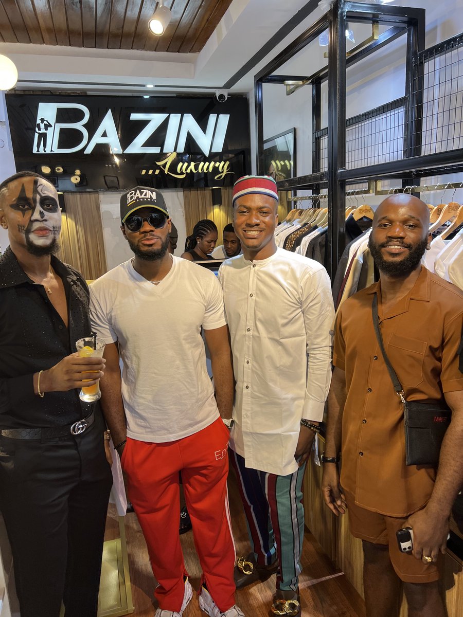 Dehkunle's tweet photo. Outside for Bazini Luxury Store Opening ✨✨✨ https://t.co/YGyyT7Trlx
