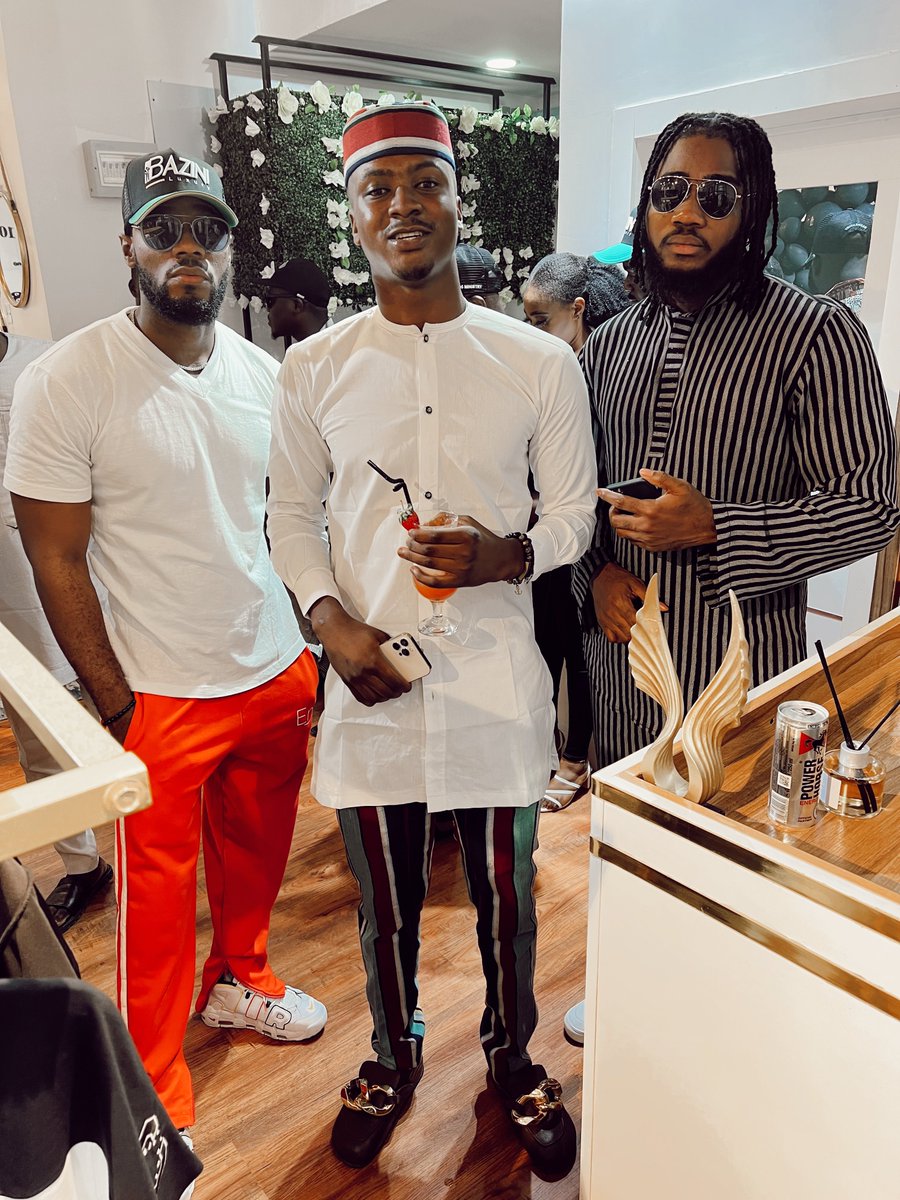 Dehkunle's tweet photo. Outside for Bazini Luxury Store Opening ✨✨✨ https://t.co/YGyyT7Trlx