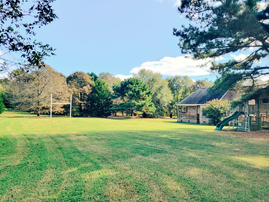 UgeThinker's tweet photo. Grass looks great thanks to @AllGreenTurf_SC best in the biz.

@btpotter10 we're ready for you to come teach us the proper technique to kick FG's! https://t.co/m7a93Qrgpp