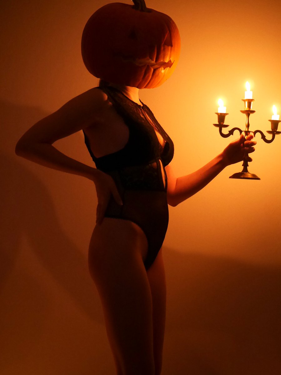 MoonghostOF's tweet photo. Happy Halloweeen! 
special sale only until tomorrow, 50% off!!!! 
that's actually the biggest discount my OF ever had, just because I love Halloween🎃🧡

can be used even if you were already subscribed once :3 https://t.co/BYYsHe38fr