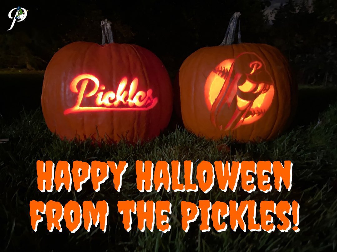 HAPPY HALLOWEEN Y’ALL!🥒🎃