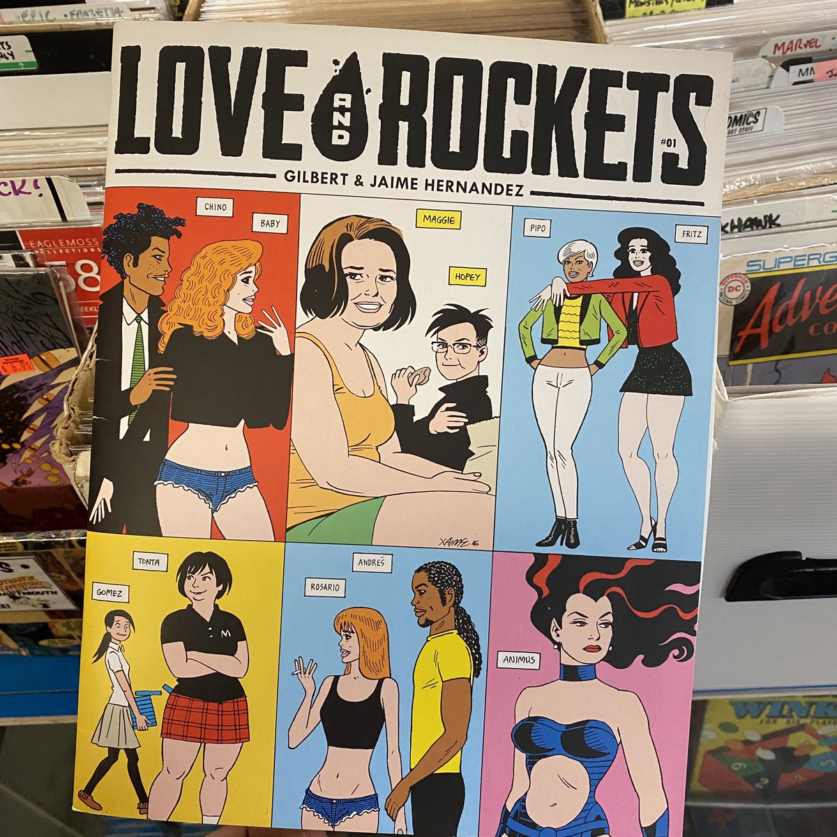 StrangeAdvDart's tweet photo. Love & Rockets #1 (vol. 4) #ghostvariant https://t.co/UYgiZBIHSe