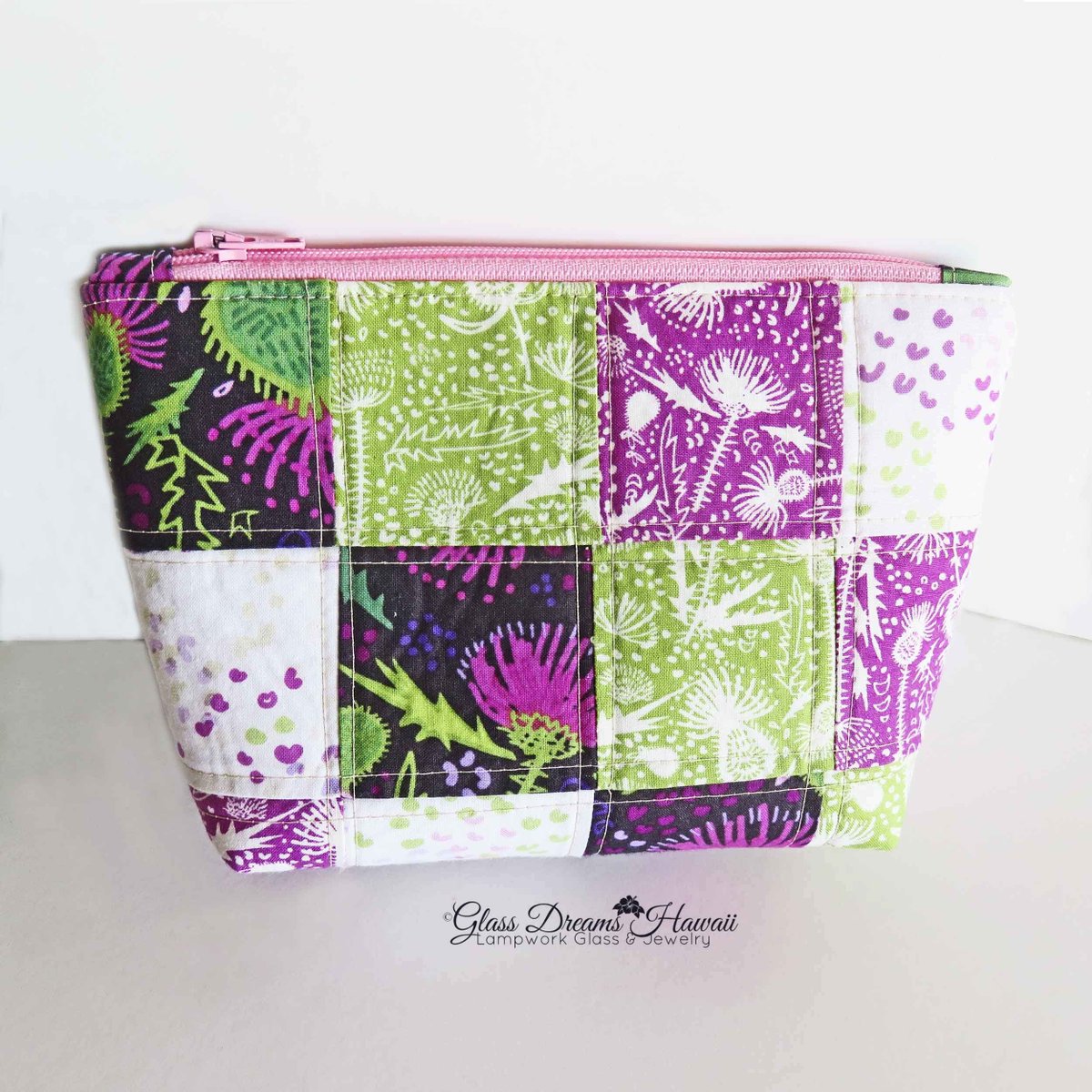 GlassHawaii's tweet photo. Thanks for the kind words! ★★★★★ "Perfect size to leave in my desk drawer at work. Just what I needed!" Laurie Dietrich L. https://t.co/LXrHHeWPGd #etsy #quiltedpouch #patchworkpouch #zipperpouch #fullylined #essentialsbag https://t.co/5yvzckse45