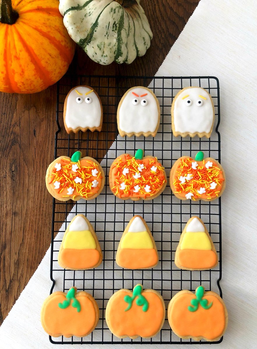 ParisLovePastry's tweet photo. Happy Halloween! 🎃 https://t.co/MGt08eFo16 https://t.co/QxG1HrLdBm