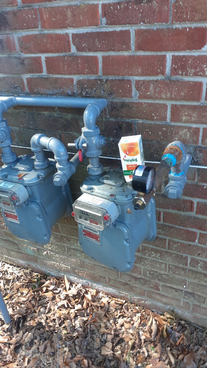 901pohbear's tweet photo. @MLGW @Tropicana when did y'all start using Tropicana for gas caps https://t.co/9vaATerlke