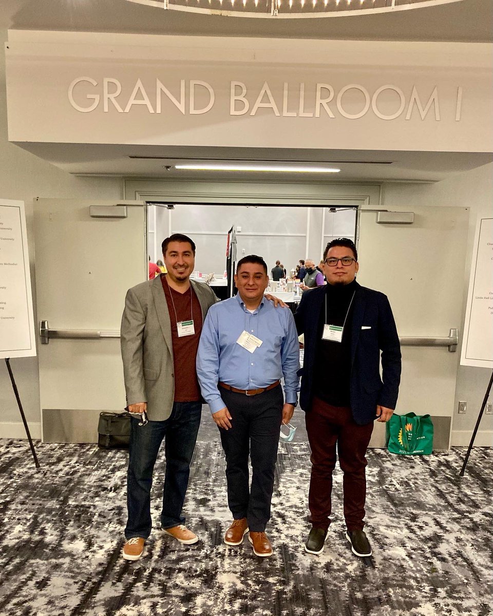 undocu_scholar's tweet photo. We had not hanged out in 3 years!
We caught up on celebrating job, dissertation defense, and completing PhDs!
Such a good time with my academic hermanos at the #WHA2021 conference this week in Portland! @profechicano
#RazaScholars #ChicanoScholars #UndocuScholar #UNM #PhDs https://t.co/NEaowcwzCU