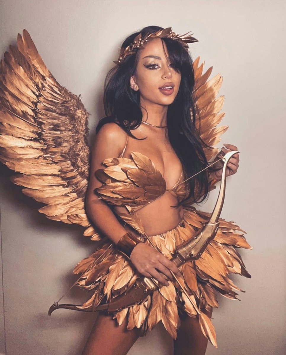 🎃 Happy Halloween honey 🎃

        #SeductiveSunday 
           #freerol #sexrol