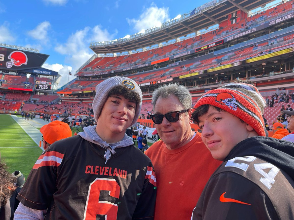 Angela5brandts's tweet photo. #CLEvsPIT https://t.co/dQ0JtQZieJ