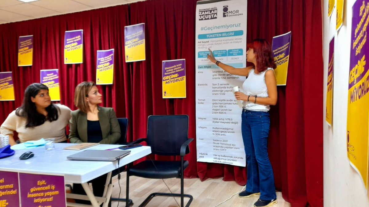 DayanismaMor's tweet photo. 📍 İzmir/Çiğli

Çiğli'de #mormasa buluşmamızı gerçekleştirdik. Ekonomik krizin derinleşmesi, kadın emeğinin değersizleştirilmesine karşı mahallelerde ilmek ilmek dayanışmayı örmeye devam ediyoruz çünkü #Geçinemiyoruz https://t.co/xBu4hQ2Ti1