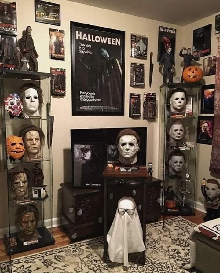 LivesShine's tweet photo. @ZMyersOfficial @ZMyersOfficial, I think you need a different area rug in here.  🤔🤣 https://t.co/SveSmd61u0