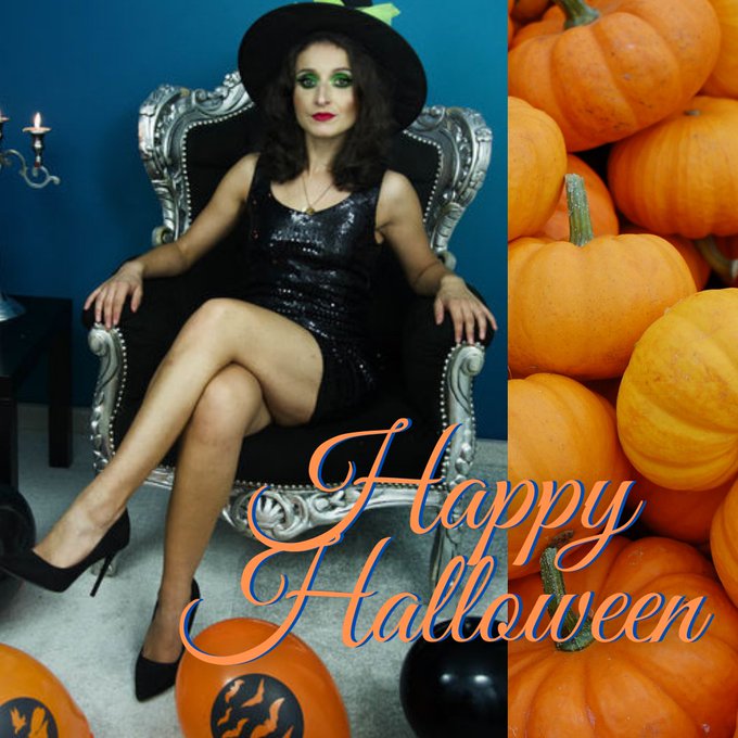 Happy halloween!
#happyHalloween #Halloween #spooky #spookytimes #Studio20 #wesucceedtogheter  #womenaremagic