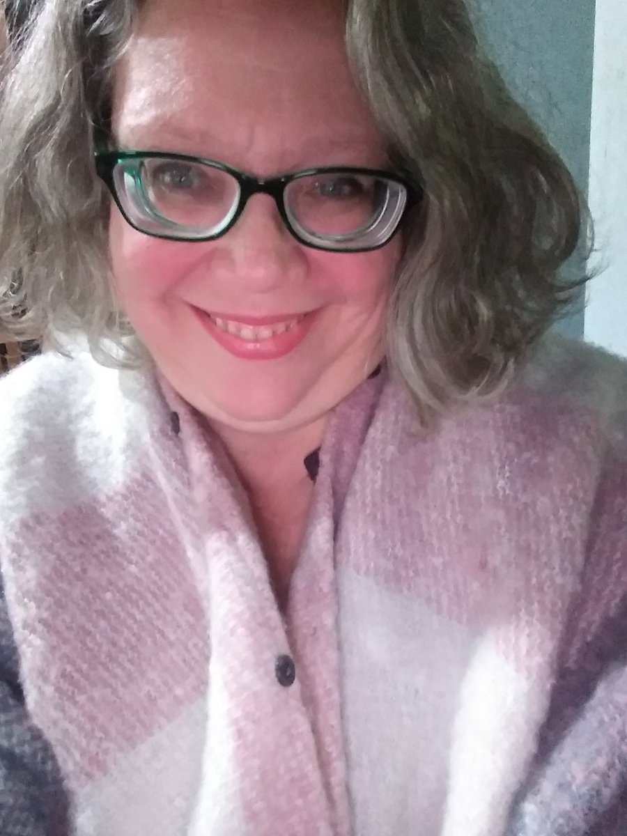AStoutjef's tweet photo. Yesterday I received a surprise package in the mail from a dear friend. She sent me this beautiful shawl that made her think of me. It is to keep me warm when I get chilly this winter and she wants me to feel the "warm hug of a friend" when I wear it. I cried. #beautifulblessing https://t.co/OlEzOyJrHB