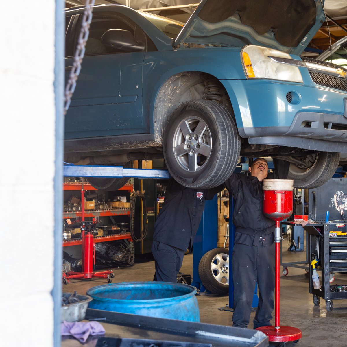 Riverside_Trans's tweet image. If your car is up to its old tricks, our service will be a treat. #RiversideTransmissionCenter #TransmissionRepair #FullServiceAutoShop #RiversideCarRepairs #RiversideCA