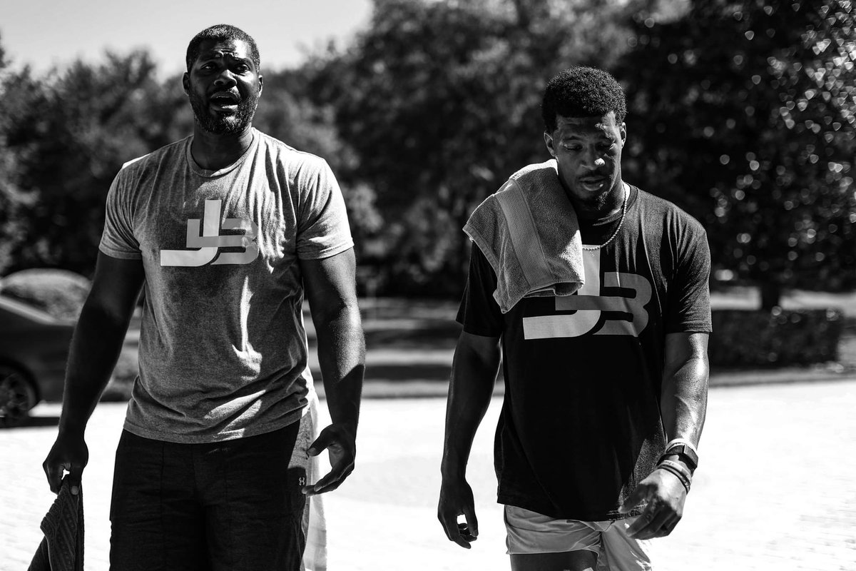 MDFNATION's tweet photo. PEOPLE WILL ALWAYS REDUCE YOU TO WHAT THEY UNDERSTAND INSTEAD OF STUDYING TO OBTAIN A HIGHER LEVEL OF UNDERSTANDING...SO WHEN GOD SENDS YOU UNCOMMON PEOPLE, DON'T TAKE THEM FOR COMMON.....GO SAINTS!!!
#MDFNATION https://t.co/cTz4p7Jh4a